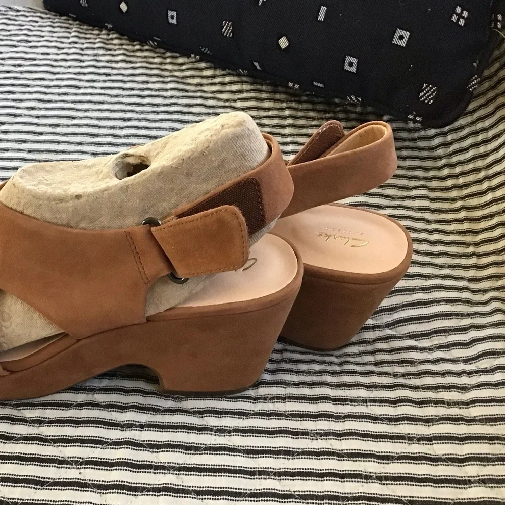 Women's Tan Slingback Sandals